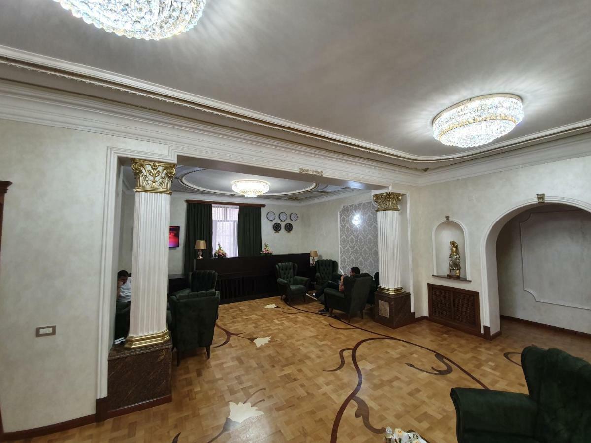 Royal Palace Hotel فانادزور المظهر الخارجي الصورة